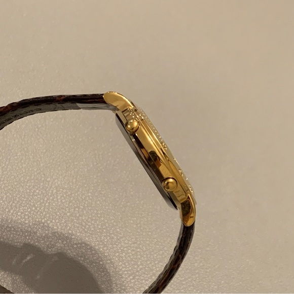 Vintage Citizen Chronograph Watch on Leather Strap. - Picture 4 of 6